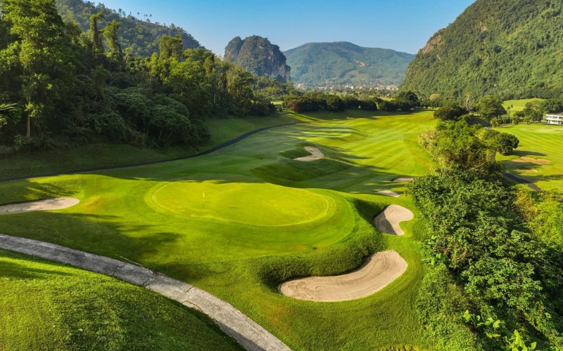 Sân golf Phượng Hoàng (Phoenix Golf Resort): Đặc điểm và giá 2026