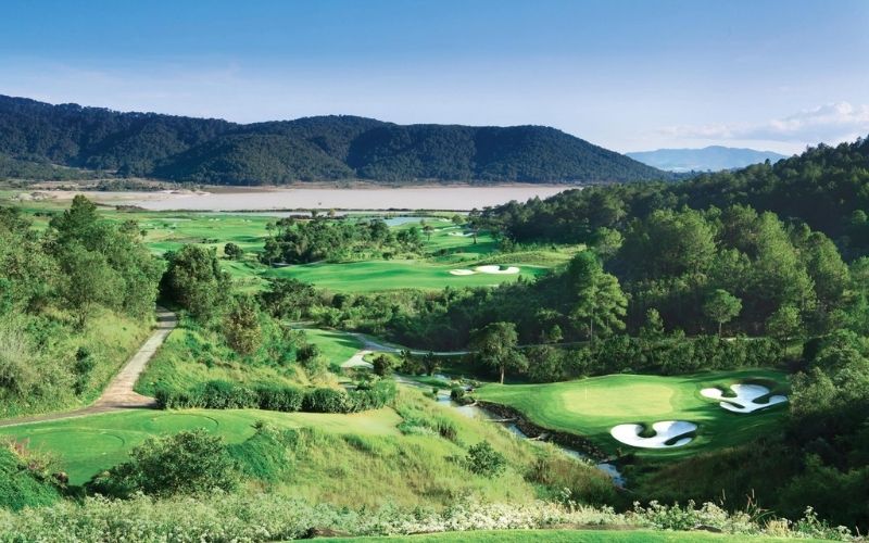 Sân Golf The Dàlat at 1200: Bảng giá 18 hố, địa chỉ và tiện ích dịch vụ