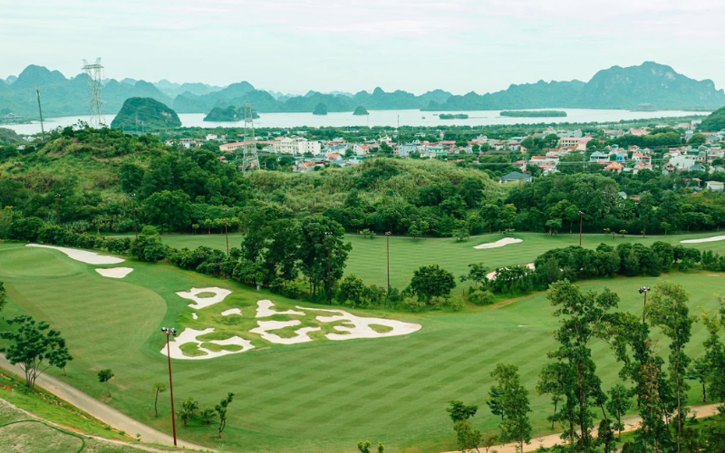 Sân Golf Kim Bảng Stone Valley Golf & Resort: Giá sân và đặc điểm